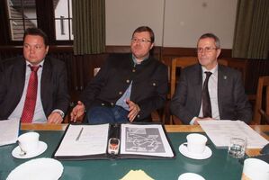 v.l.: Martin gerster MdB, Klaus Eisenhardt, OB Dr. Herbert Zinell