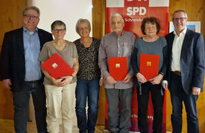 Mirko Witkowski (von links), Susanne Witkowski, Renate Much, Wilko Witkowski, Elke Ringl-Klank und Dr. Herbert O. Zinell