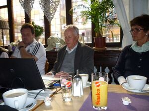 Michael Porzelt (Mitte) hat das Impulsreferat gehalten.