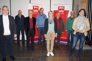 Mirko Witkowski (links) mit einem Teil des Schramberger SPD-Vorstands.