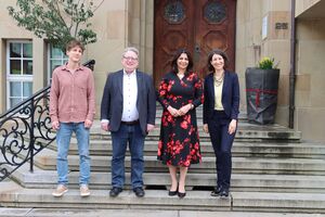 Hannes Herrmann (von links), Mirko Witkowski, MdB Derya Türk-Nachbaur und OB Dorothee Eisenlohr.