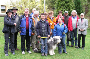 Die Schramberger SPD wanderte nach dem Besuch der Maikundgebung in Rottweil vom Fohrenbühl zum Naturfreundehaus. 