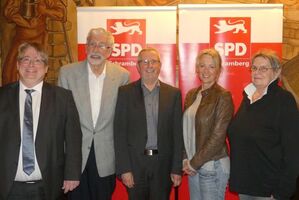 Mirko Witkowski mit den Geehrten Hans Hekler, Herbert Zinell, Karin Birkel und Elfi Bonert.