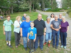 Die SPD wanderte zum Naturfreundehaus "Sommerecke". Unser Foto zeigt einen Teil der Gruppe.