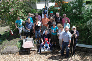 Mit einem großen Team waren die SPD und die Fraktionsgemeinschaft SPD/Buntspecht auf dem Spielplatz Tannenweg aktiv.