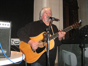 Wolfgang Leyh trat auf Einladung der SPD im Schramberger Schloss auf.