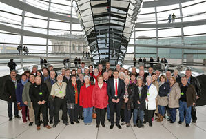 50 politisch interessierte Bürgerinnen und Bürger waren auf Einladung von MdB Johannes Fechner (SPD) in Berlin.